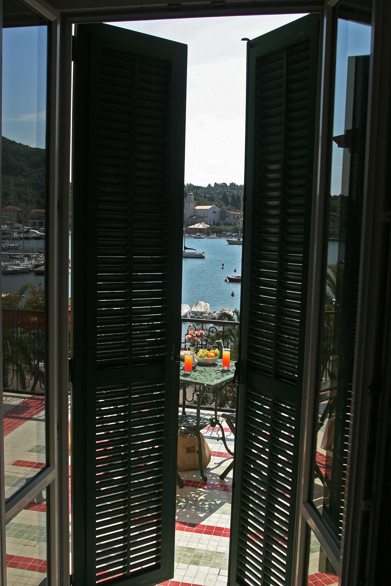 Hotel Della Baia Porto Venere Exterior foto